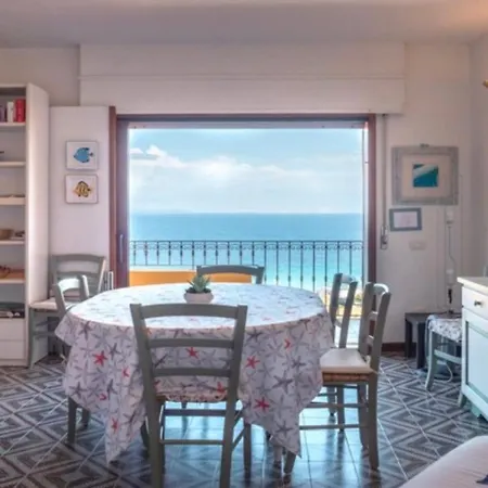 Girasole Sul Mare, Centre Sea View , Dishwasher, Air Conditioning, Wifi Fibra , Garage Nyaraló *