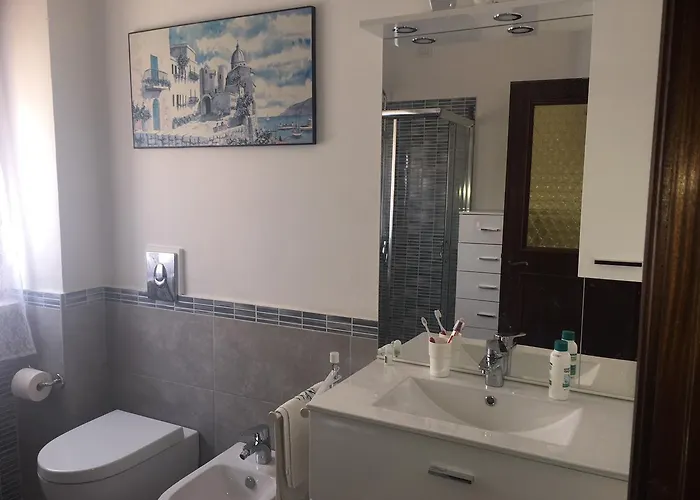 度假居 Girasole Sul Mare, Centre Sea View , Dishwasher, Air Conditioning, Wifi Fibra , Garage 圣特雷莎加卢拉